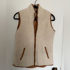 Old Navy Cream Sherpa Zip-Front Vest with Contrast Trim